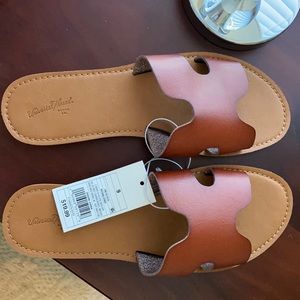 Universal Thread Jenny sandals